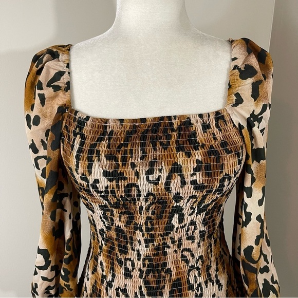 BUDDY LOVE Cassie Cheetah Print Square Neck Smocked Blouse - MEDIUM - Picture 2 of 10